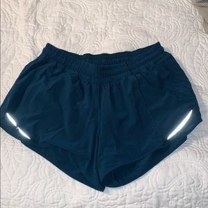 Lululemon Hotty Hot Shorts 4”